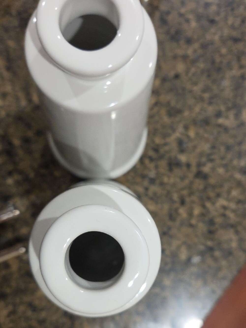 Le Creuset White  Oil & Vinegar Set - Picture 8 of 13